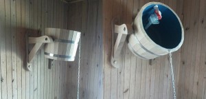 Automatic sauna bucket